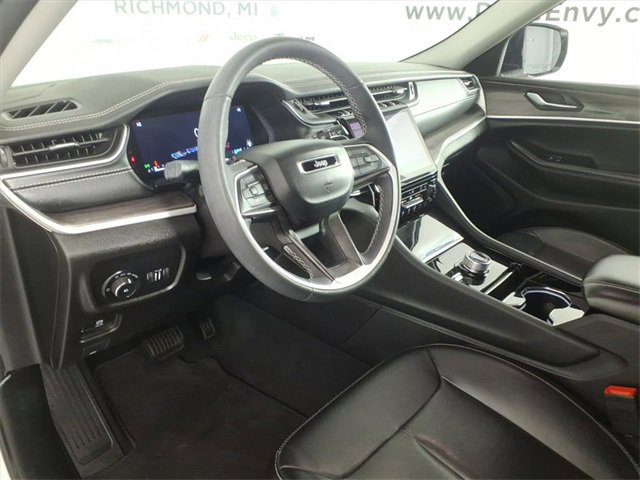 Used 2023 Jeep Grand Cherokee Limited image 8