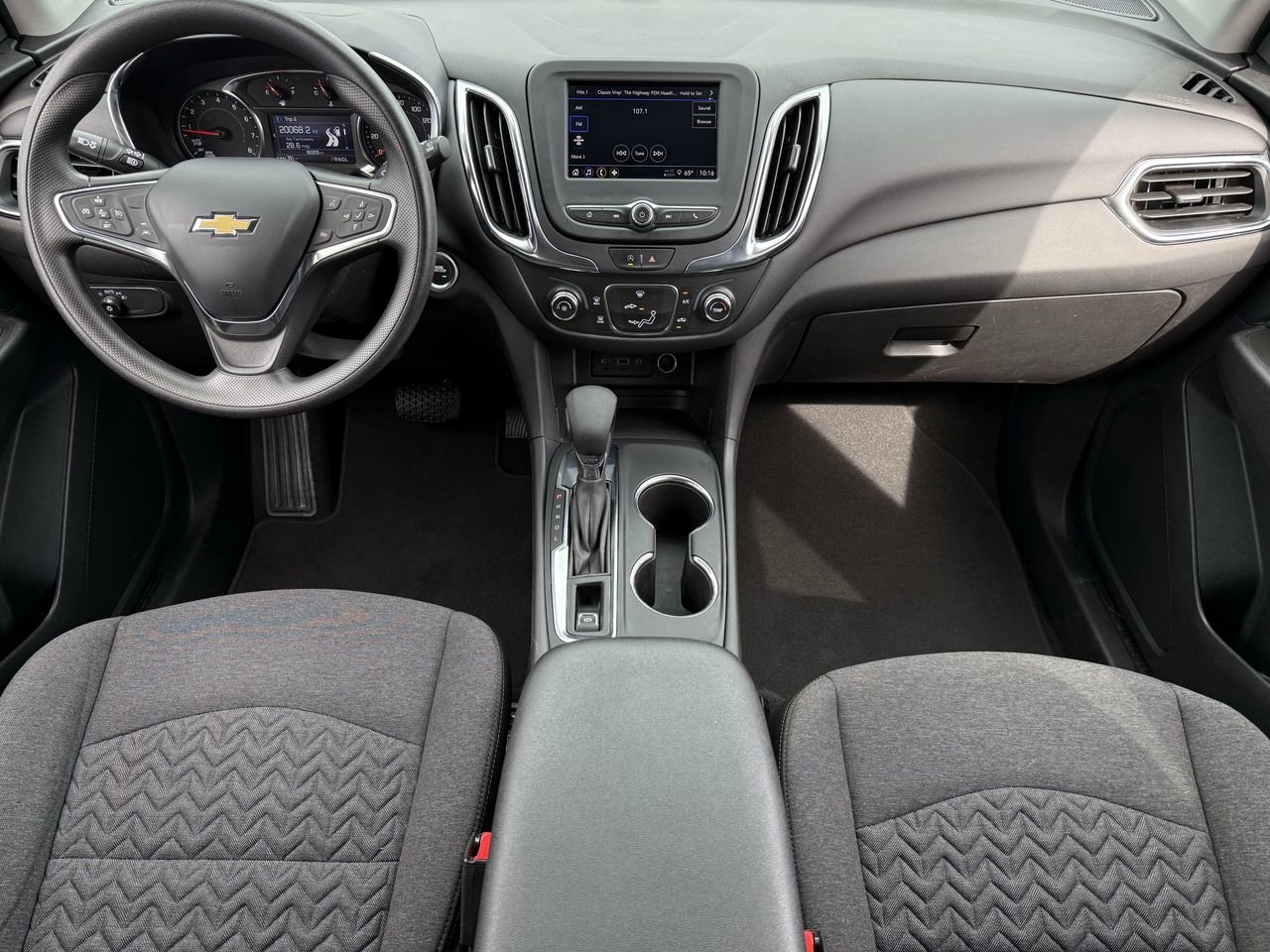 Used 2023 Chevrolet Equinox LT FWD image 11