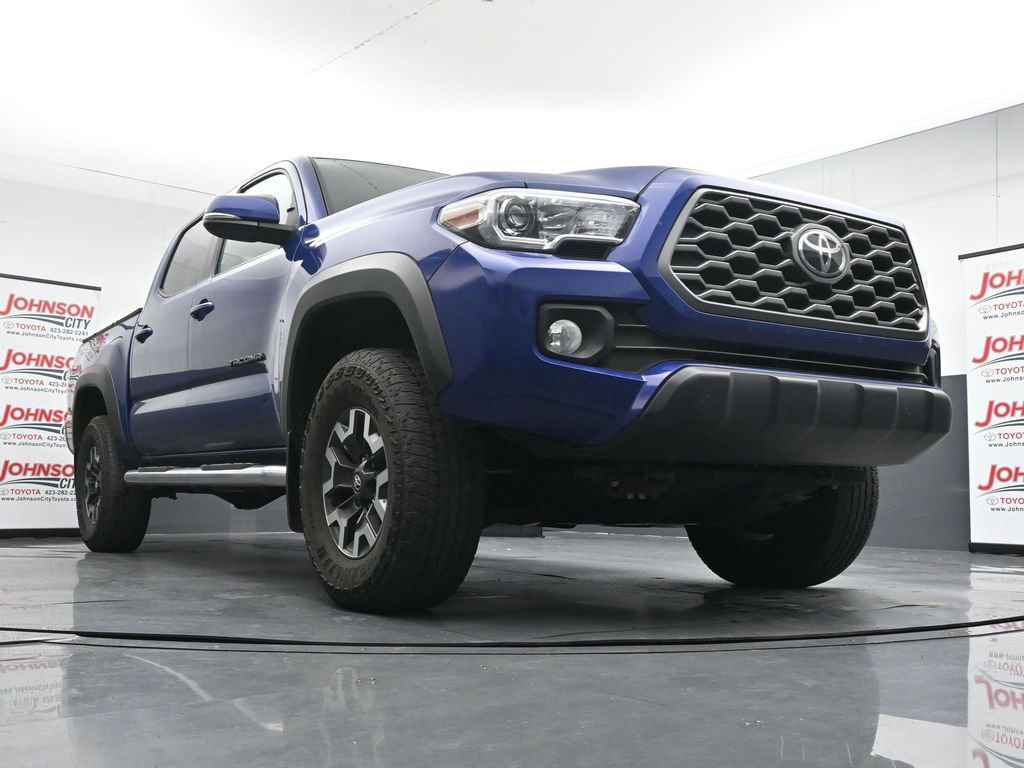 Used 2023 Toyota Tacoma TRD Off-Road w/ Black Out Package (TMS) AWD/4WD image 18
