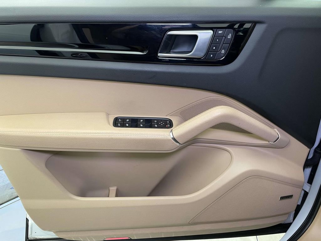 Certified 2023 Porsche Cayenne image 35