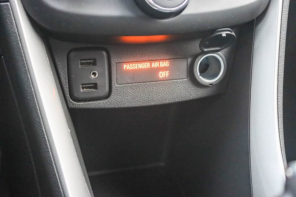 Used 2022 Chevrolet Trax LT w/ LT Convenience Package image 28