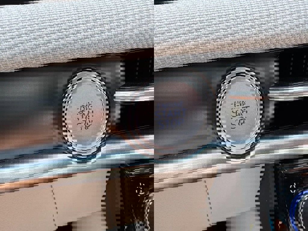 Certified 2025 Hyundai Tucson Limited image 24