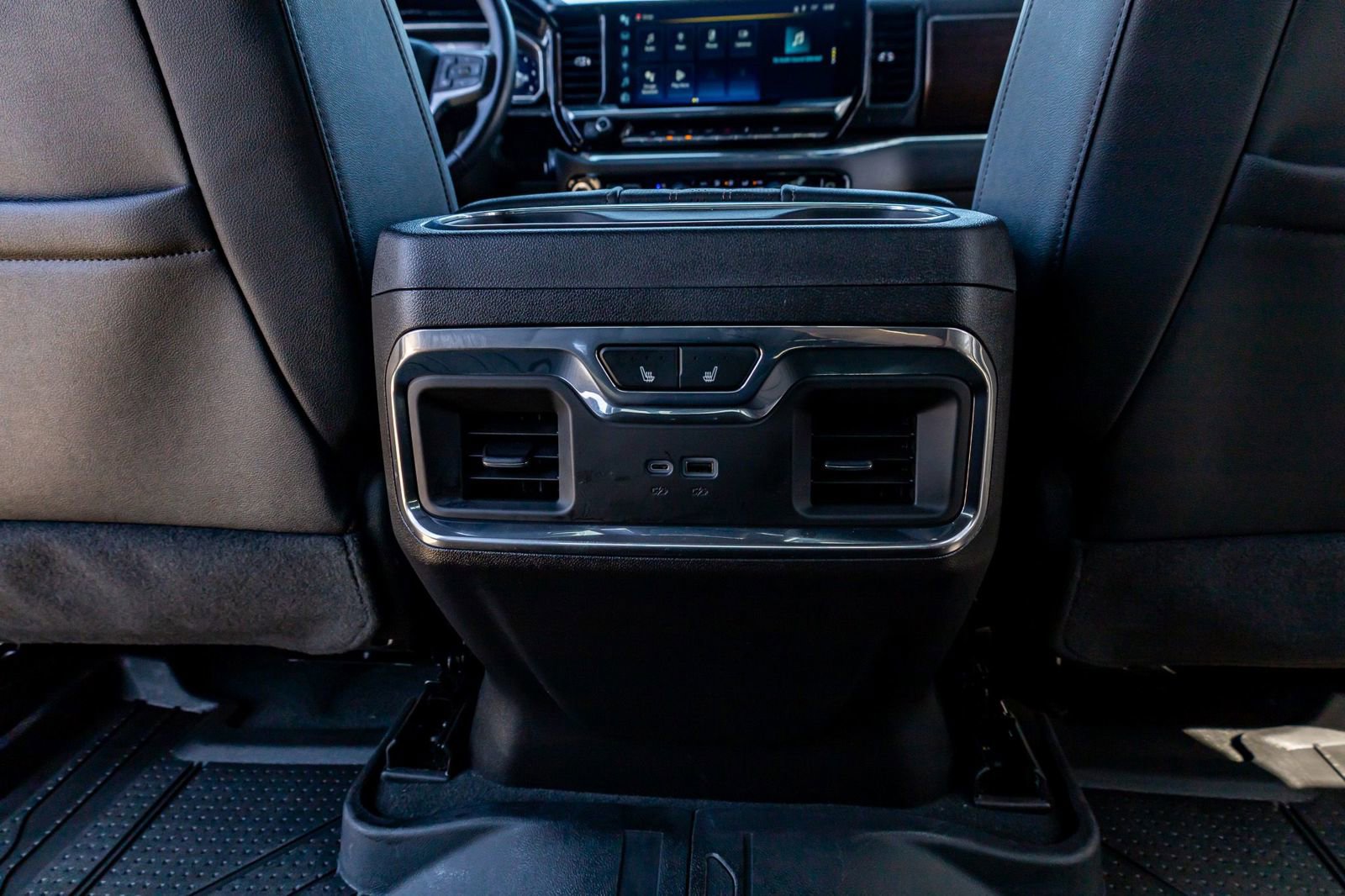 Used 2024 Chevrolet Silverado 1500 High Country w/ Technology Package AWD/4WD image 32