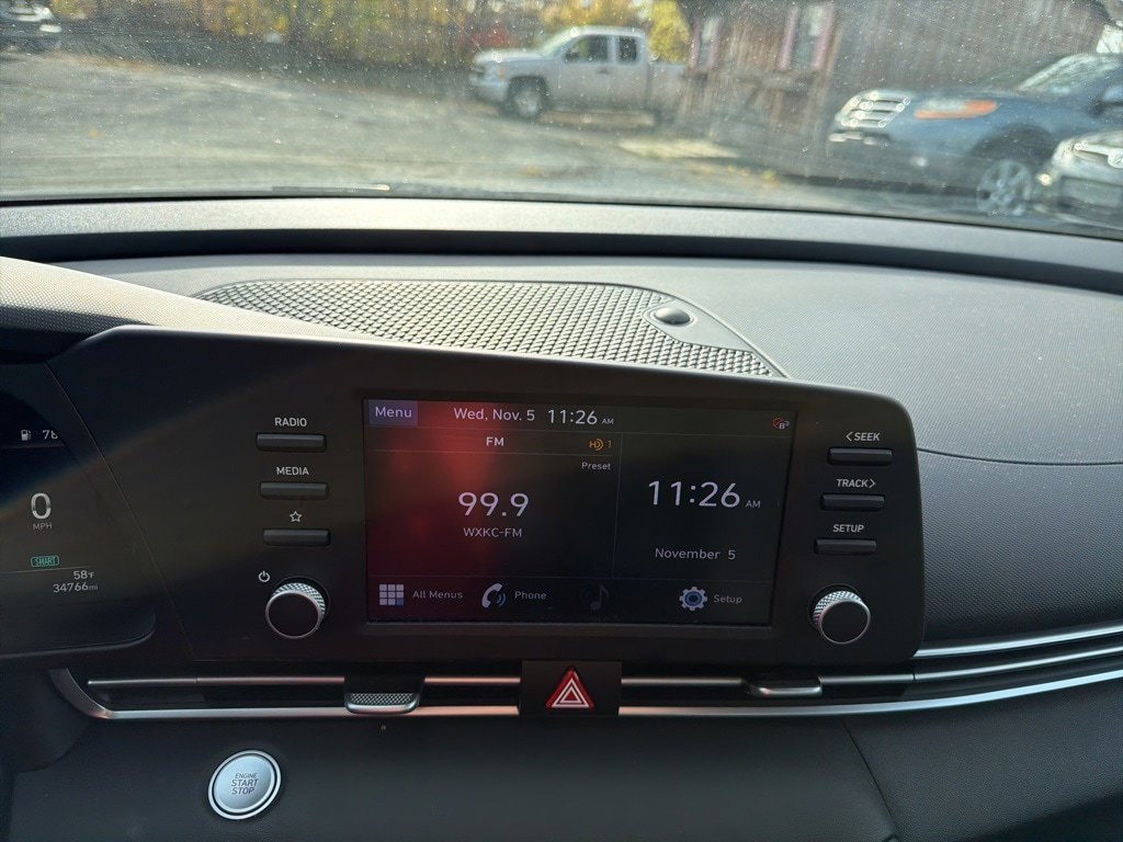 Certified 2022 Hyundai Elantra SEL FWD image 18