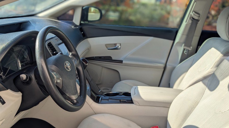 Used 2011 Toyota Venza w/ Convenience Pkg FWD image 22