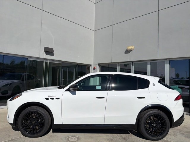 Used 2025 Maserati Grecale Modena image 4