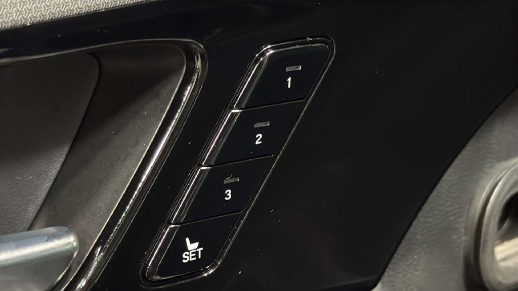 Used 2022 Acura MDX A-Spec AWD/4WD image 19