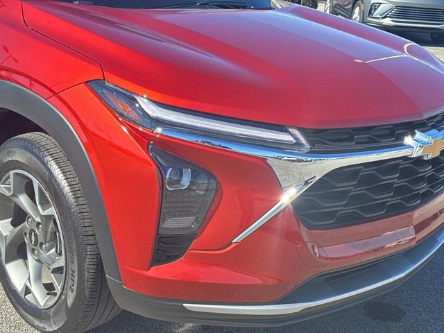 Certified 2024 Chevrolet Trax LT w/ Driver Confidence Package image 12