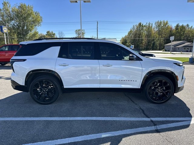Used 2024 Chevrolet Traverse RS w/ LPO, Floor Liner Package image 7