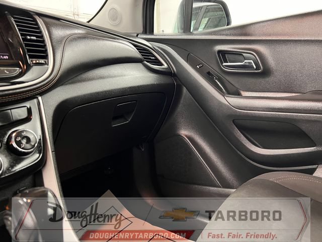 Used 2020 Chevrolet Trax LS FWD image 41