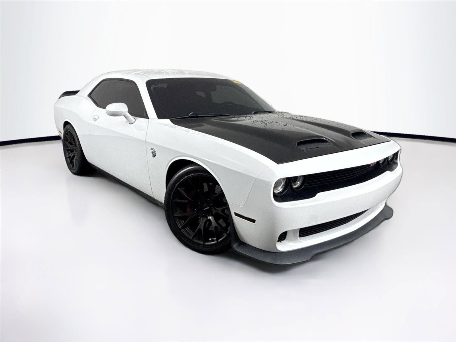 Used 2015 Dodge Challenger SRT Hellcat image 4