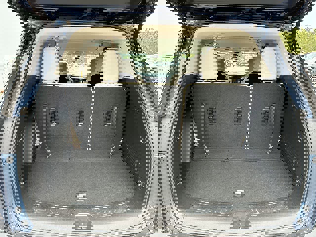 Used 2024 Buick Enclave Essence image 24