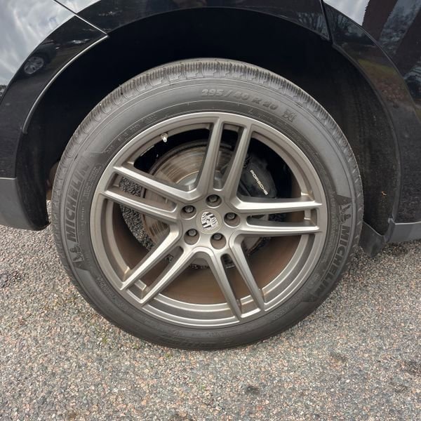 Used 2019 Porsche Macan image 11