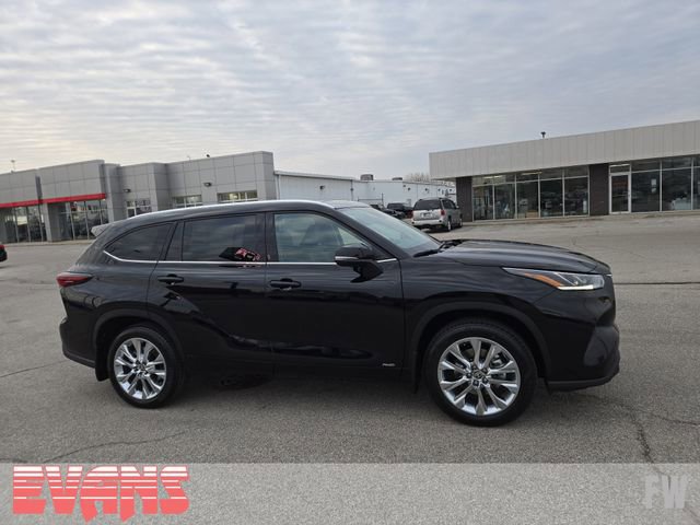 New 2026 Toyota Highlander Limited image 2