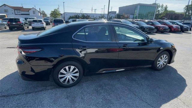 Used 2023 Toyota Camry LE image 2