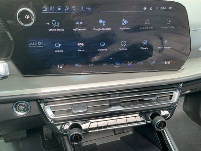 Used 2025 Chevrolet Traverse LT w/ Sun and Wheel Package image 27