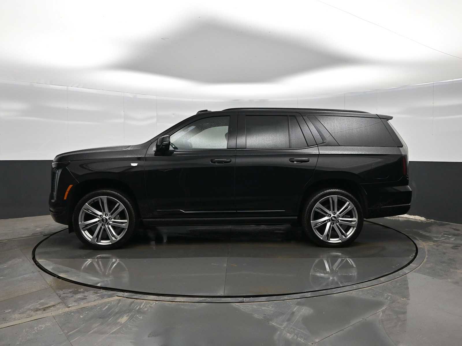 Used 2025 Cadillac Escalade Sport w/ Touring Package image 5