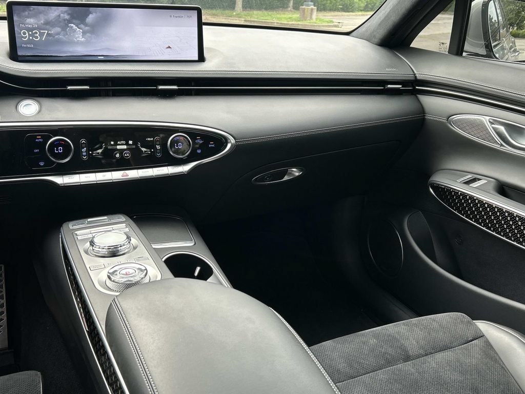 Used 2022 Genesis GV70 3.5T Sport w/ Sport Prestige Package AWD/4WD image 27