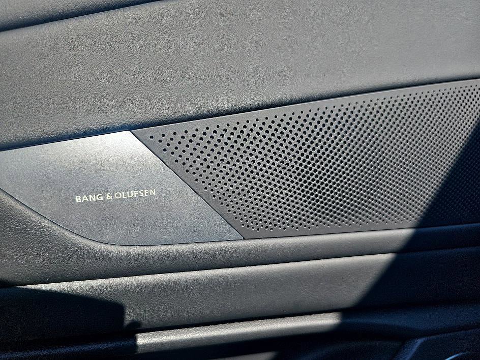 Used 2025 Genesis G80 2.5T Advanced image 13