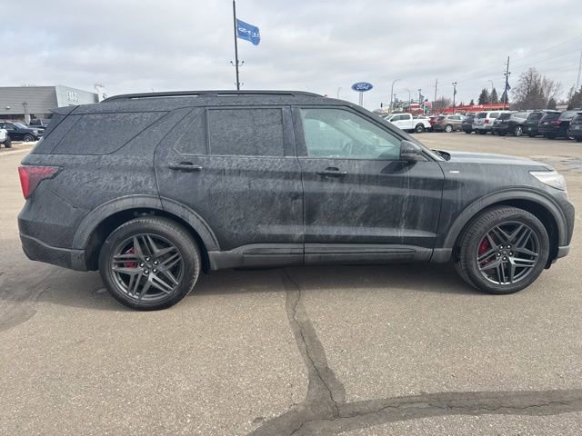 Used 2025 Ford Explorer ST-Line w/ Premium Package image 12