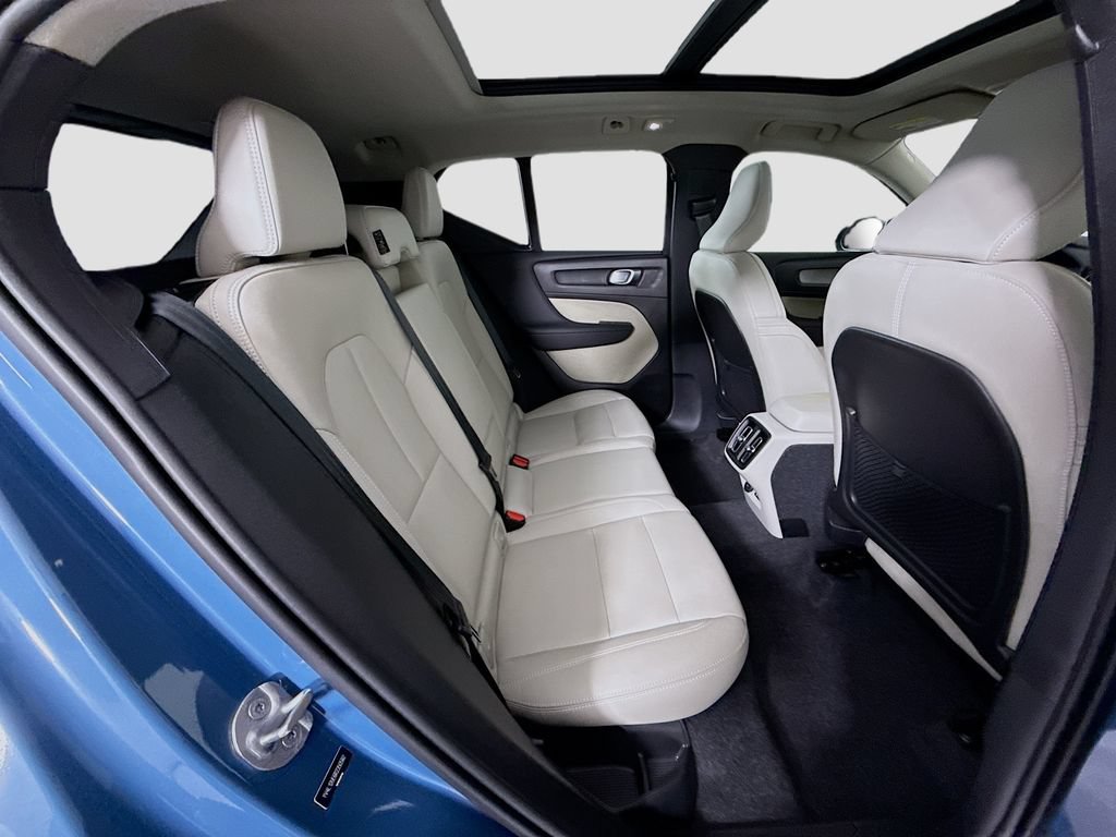 Used 2024 Volvo XC40 B5 Plus w/ Climate Package AWD/4WD image 22