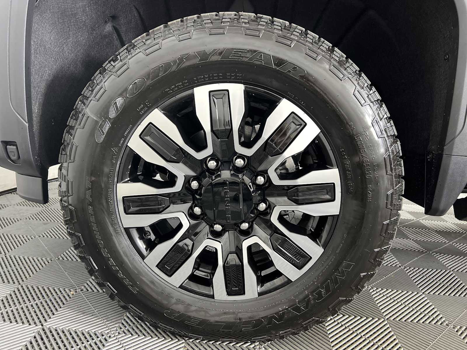 New 2026 GMC Sierra 2500 Denali Ultimate AWD/4WD image 12