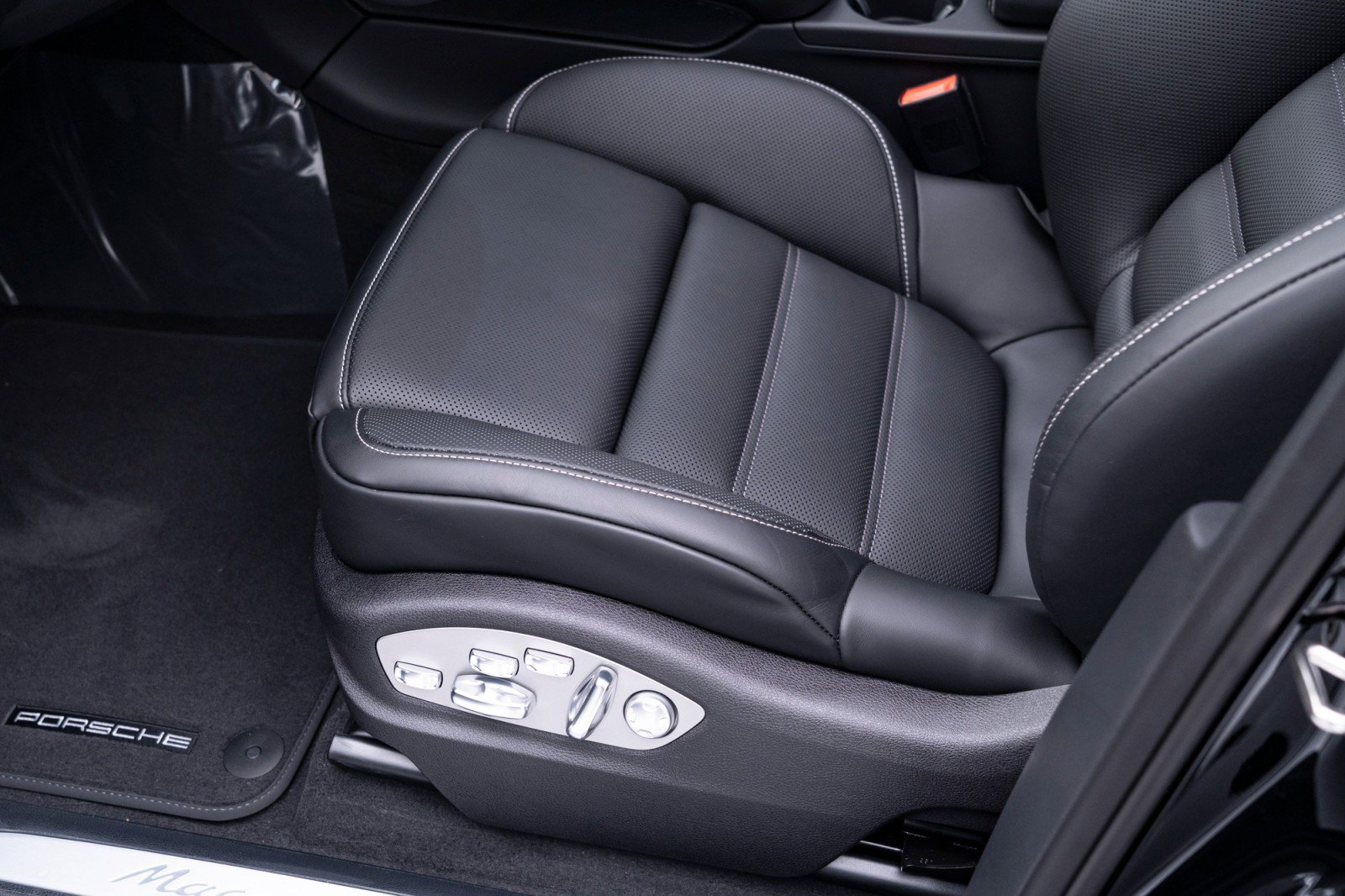 New 2025 Porsche Macan S image 16