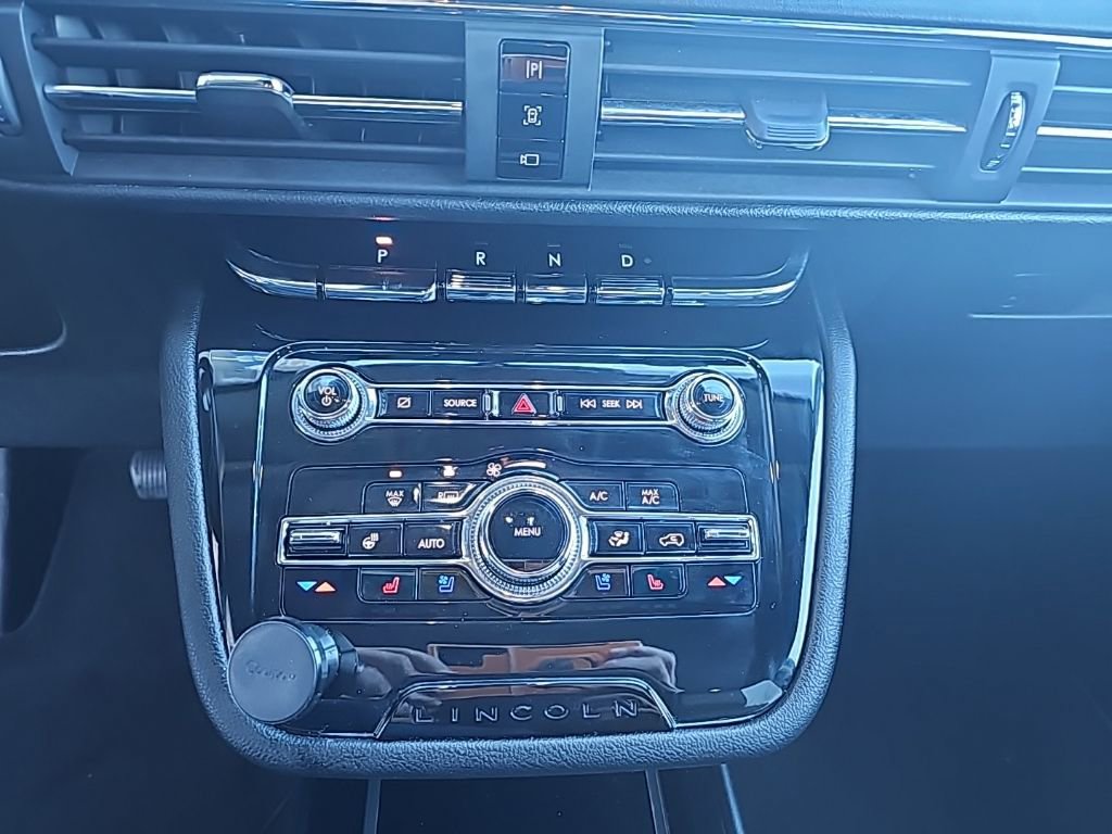 Used 2022 Lincoln Corsair AWD w/ Equipment Group 101A image 17