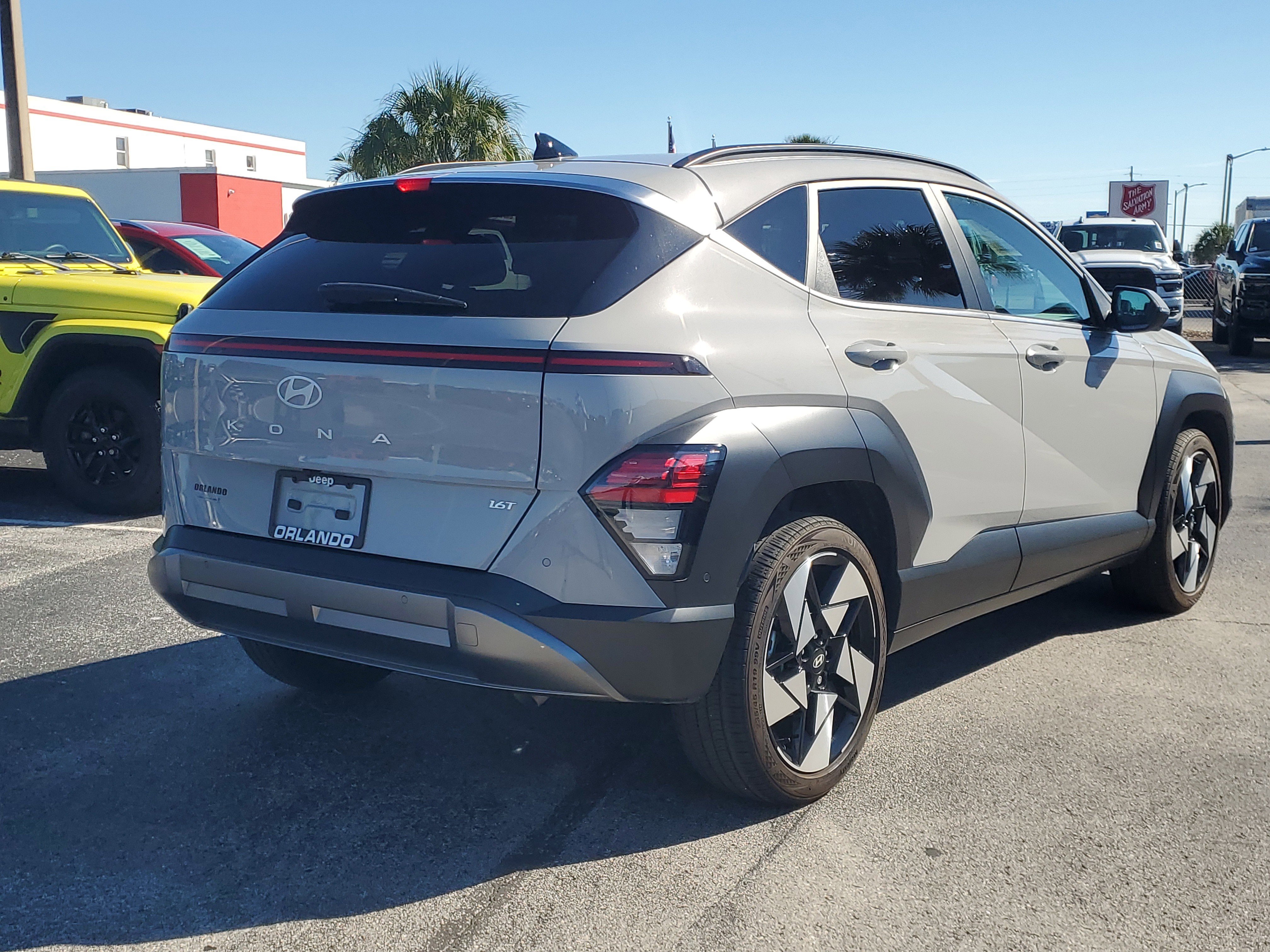 Used 2024 Hyundai Kona Limited image 5