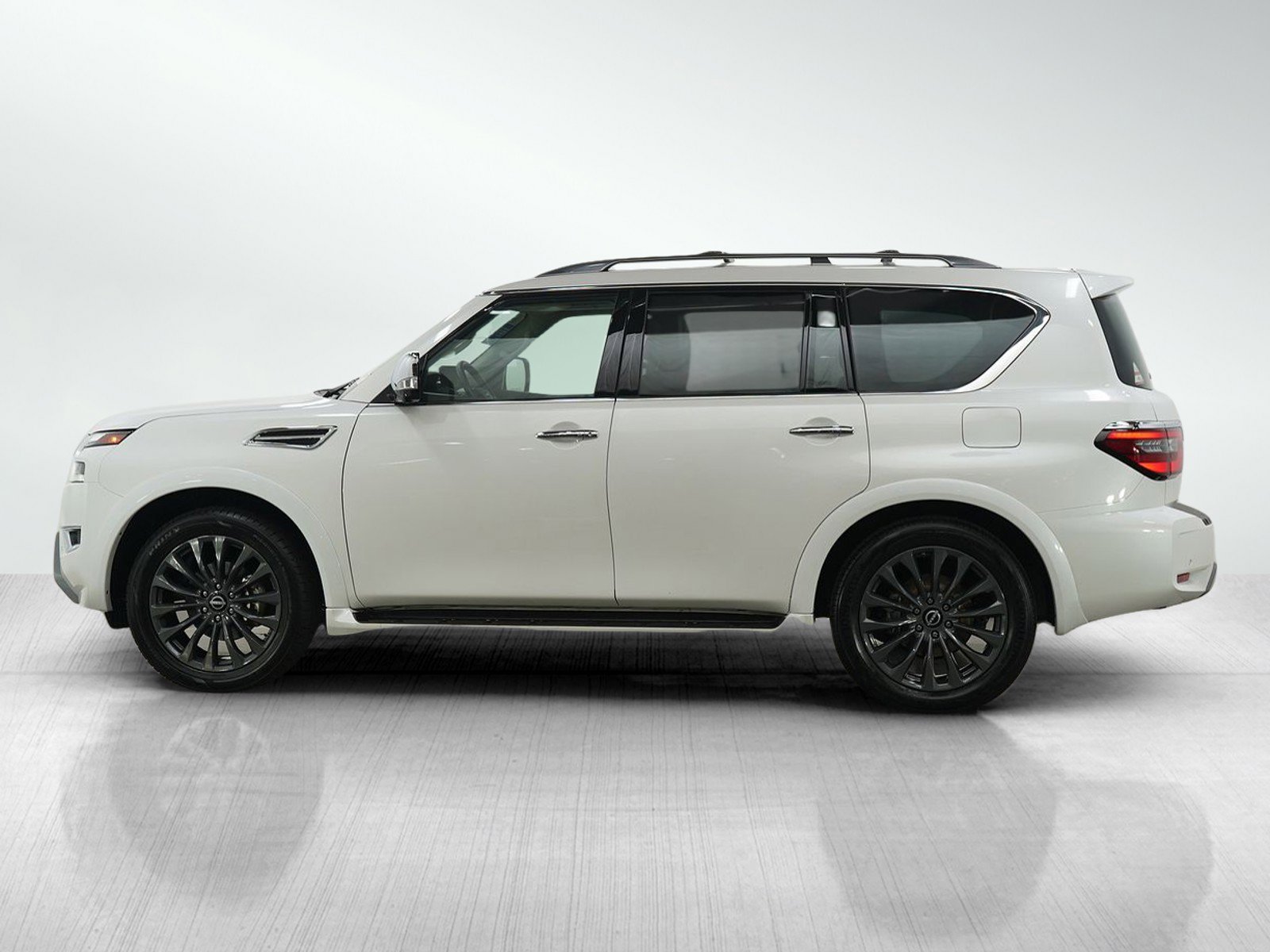 Used 2023 Nissan Armada Platinum w/ Cargo Package image 2