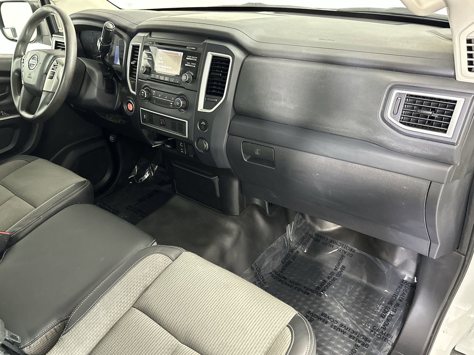 Used 2017 Nissan Titan S image 28