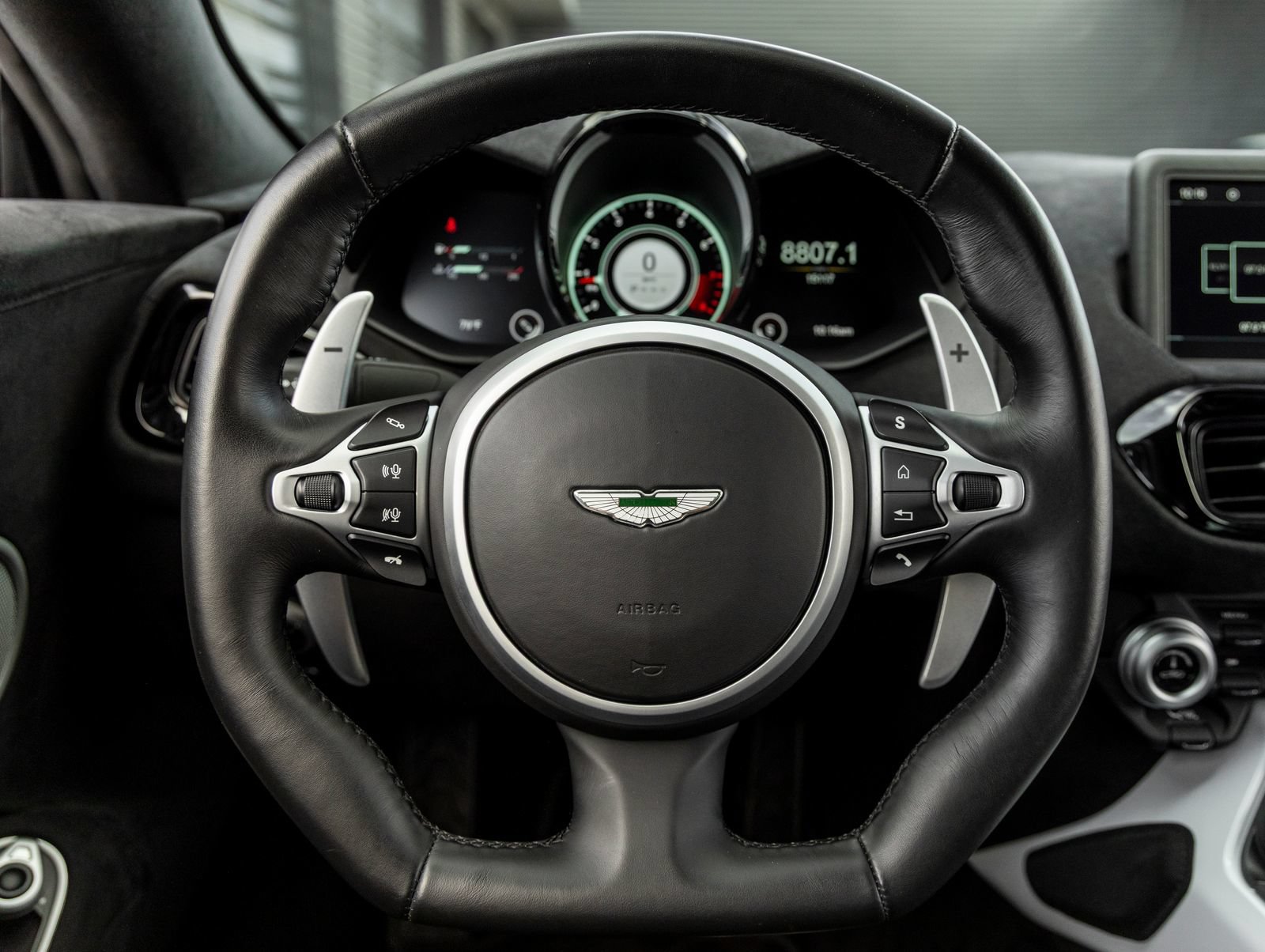 Used 2019 Aston Martin V8 Vantage Coupe RWD image 26