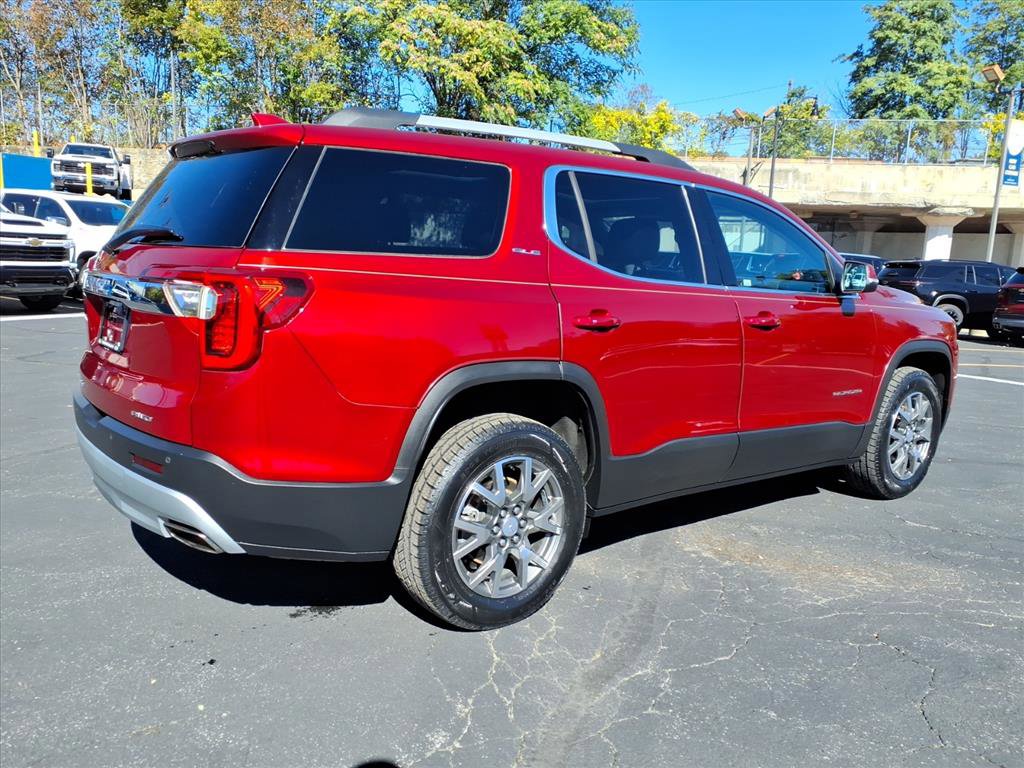 Used 2023 GMC Acadia SLE w/ Driver Convenience Package image 3