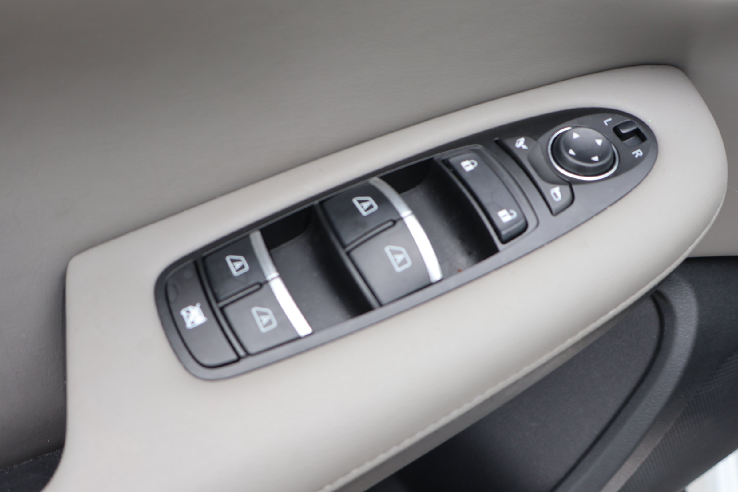 Certified 2023 INFINITI QX50 Luxe FWD image 16