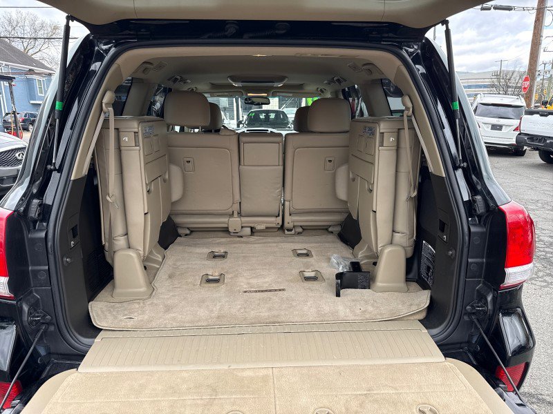 Used 2011 Toyota Land Cruiser w/ Upgrade Pkg image 31