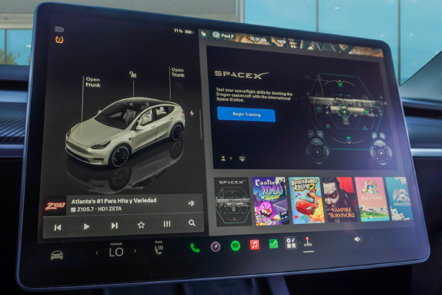Used 2022 Tesla Model Y Performance AWD/4WD image 17
