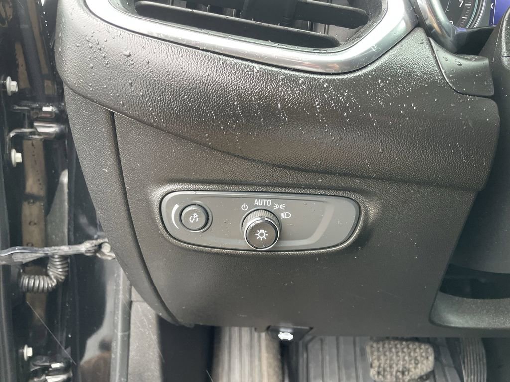 Used 2020 Chevrolet Equinox LT image 18