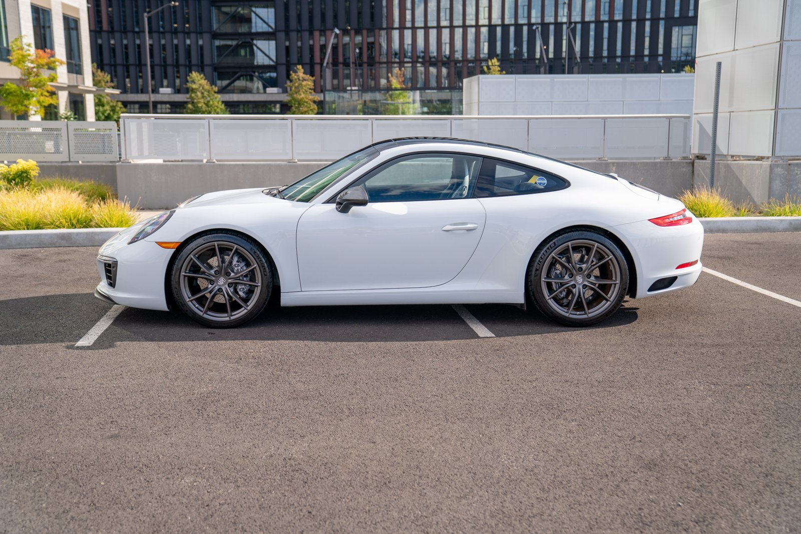 Used 2019 Porsche 911 Carrera T RWD image 2