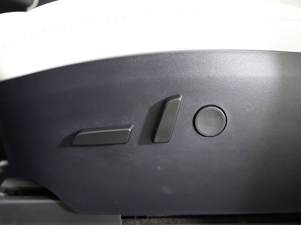 Used 2020 Tesla Model X Long Range image 29