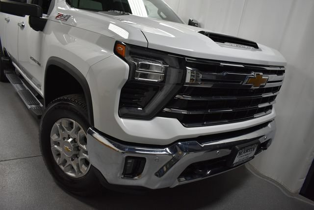 Certified 2026 Chevrolet Silverado 2500 LTZ w/ LTZ Premium Package AWD/4WD image 3
