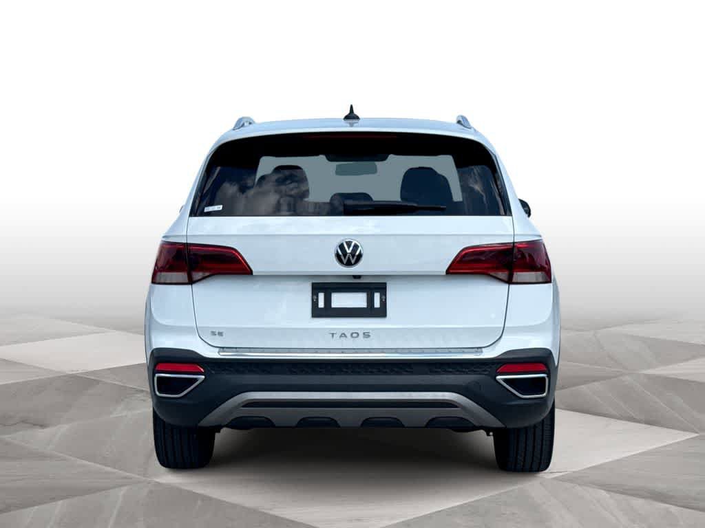 Used 2022 Volkswagen Taos SE w/ Panoramic Sunroof Package FWD image 7
