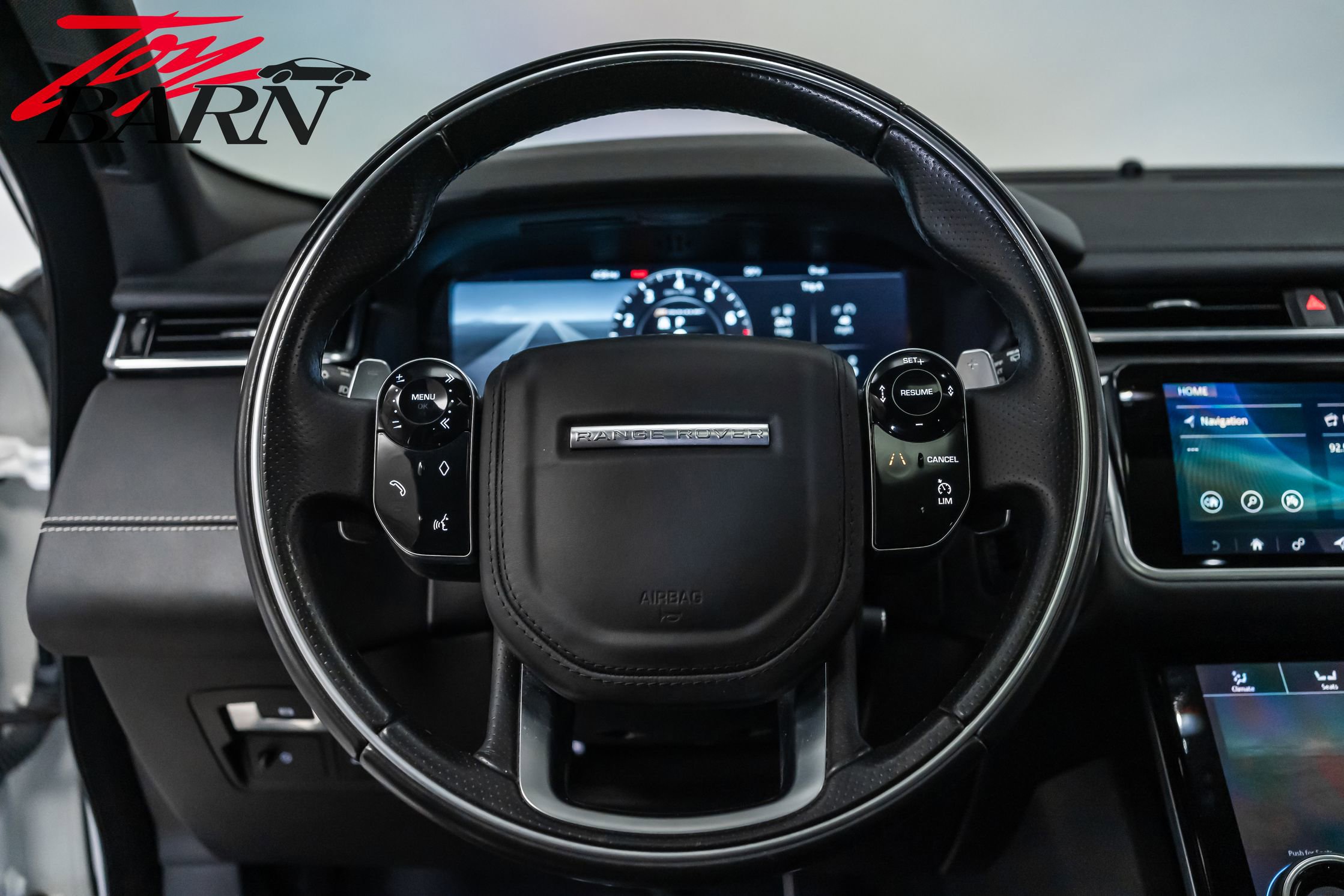 Used 2018 Land Rover Range Rover Velar R-Dynamic HSE image 32