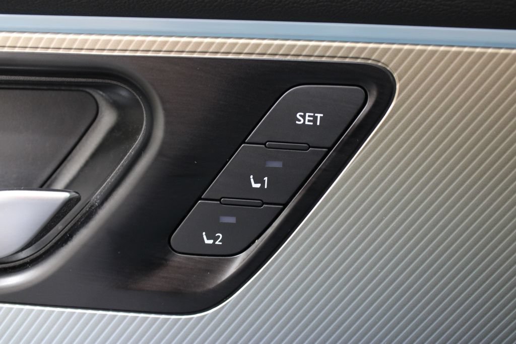 Used 2025 Nissan Murano SL AWD/4WD image 19