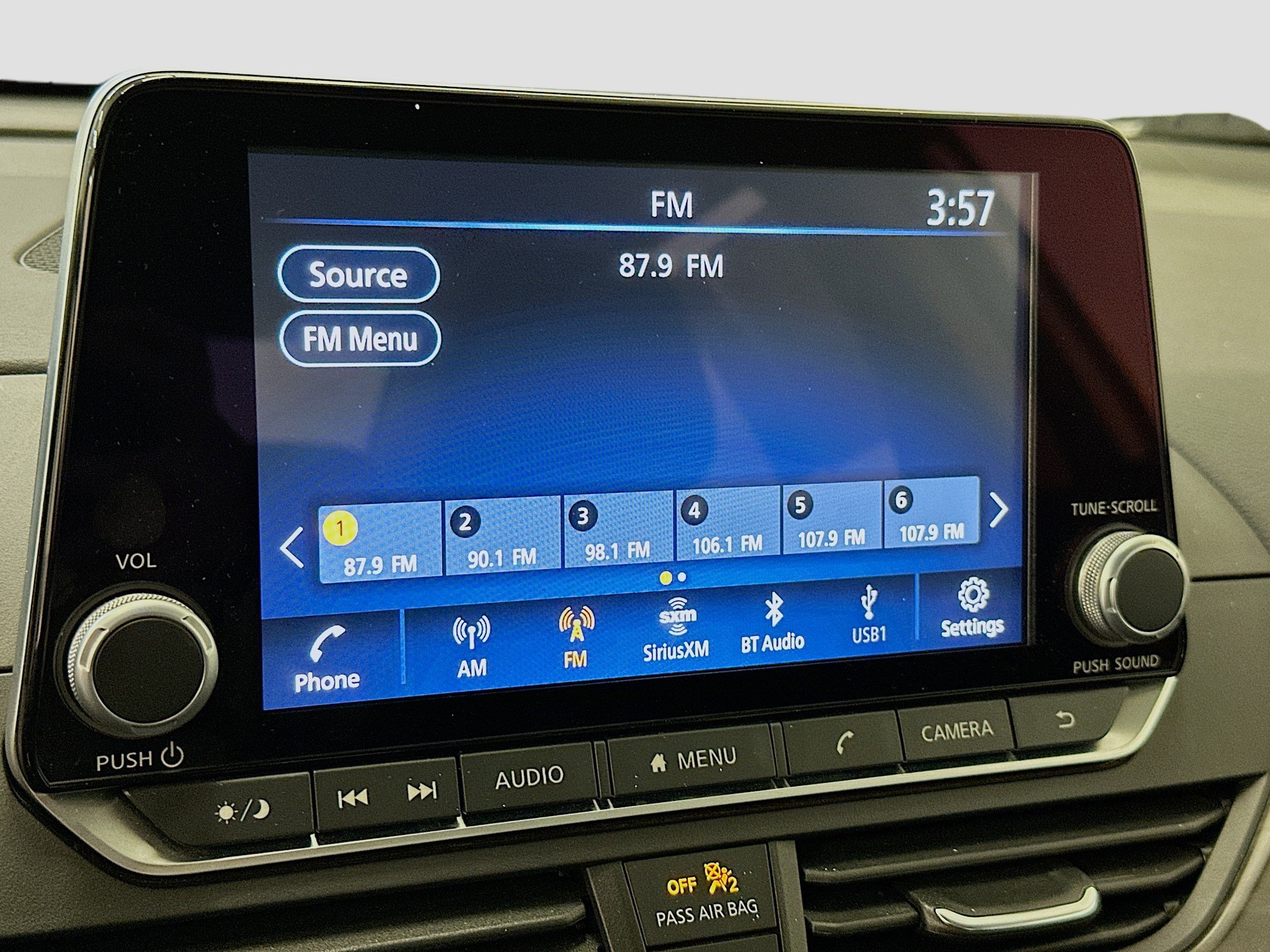 Used 2025 Nissan Altima 2.5 SV FWD image 21