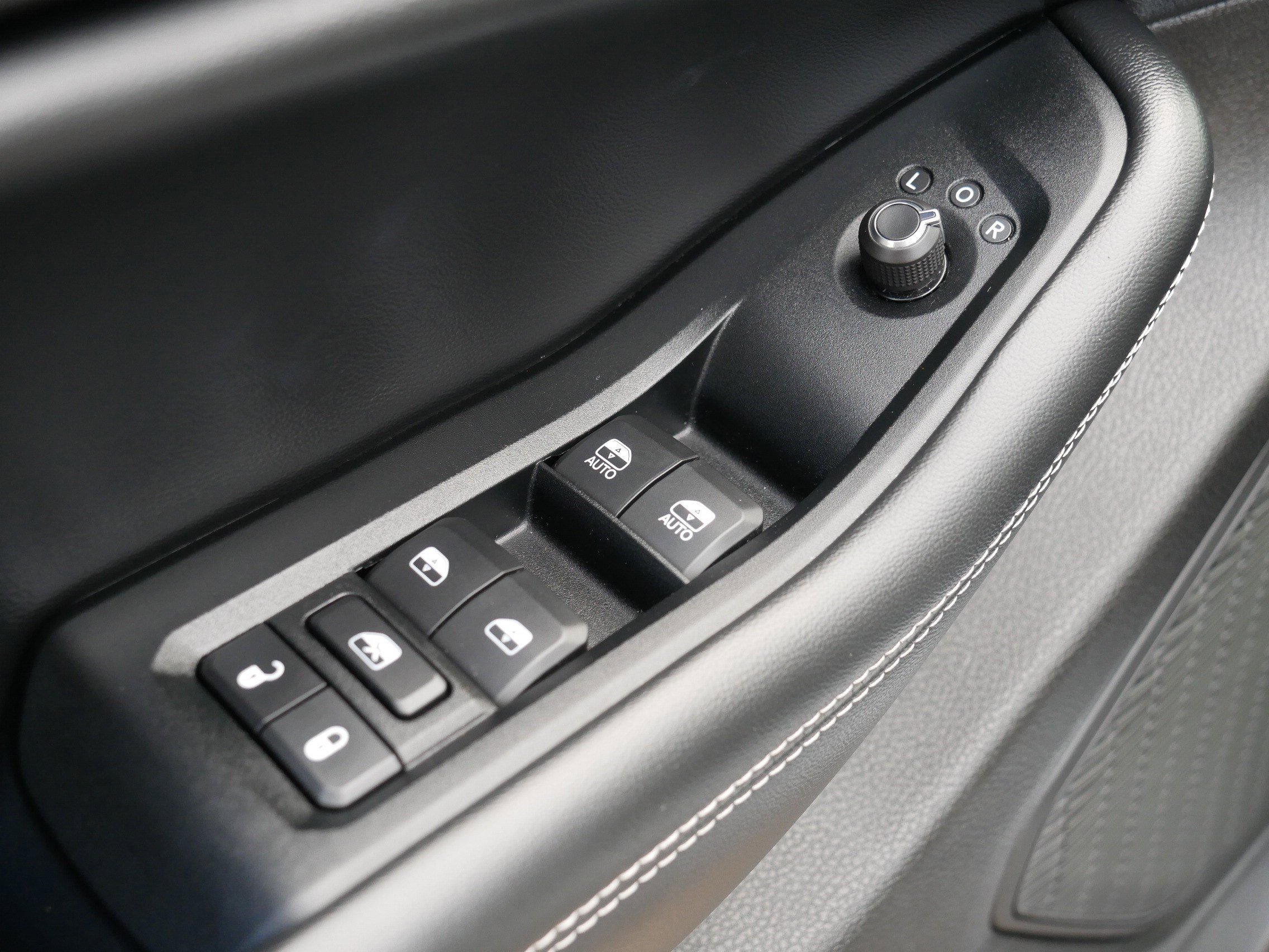 Used 2023 Jeep Grand Cherokee L Laredo image 19