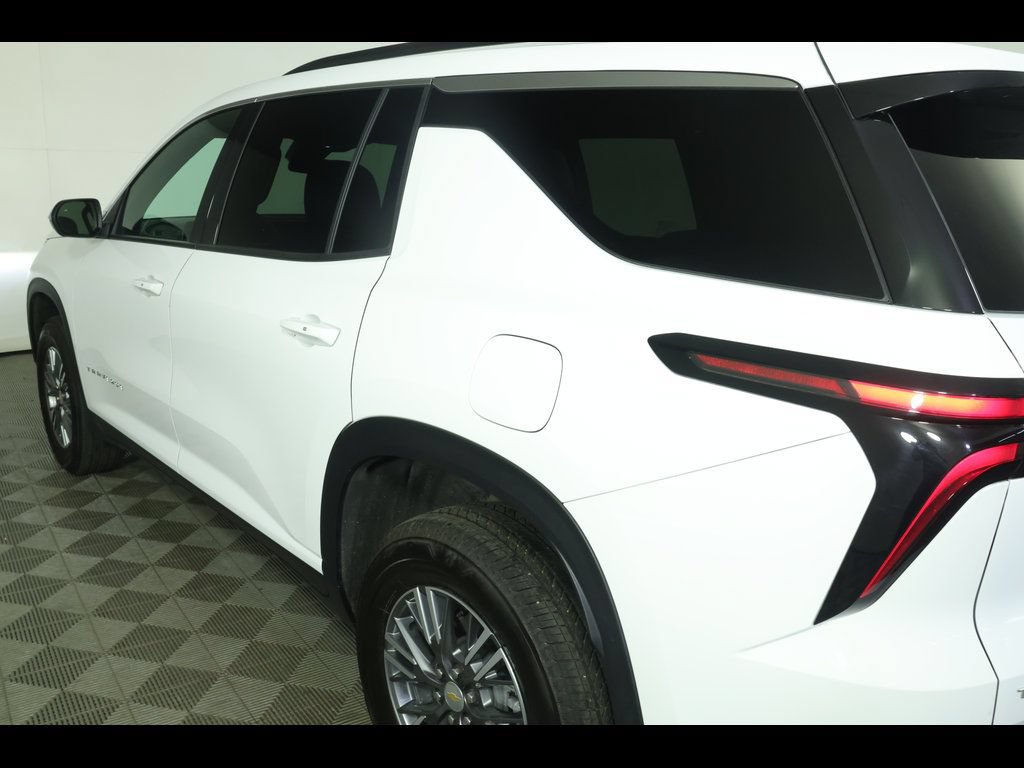 Used 2025 Chevrolet Traverse LT AWD/4WD image 39