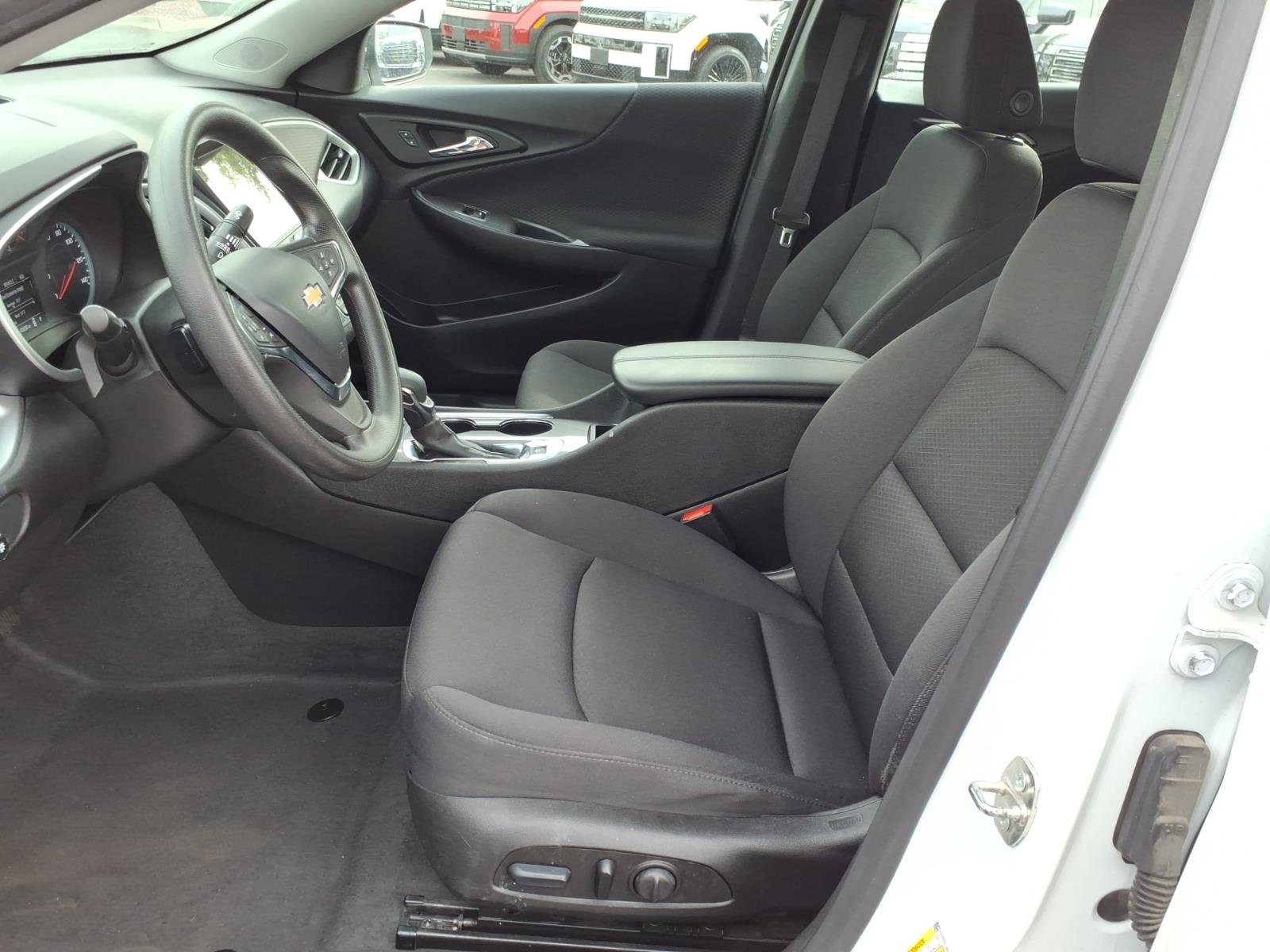 Used 2023 Chevrolet Malibu LT FWD image 13