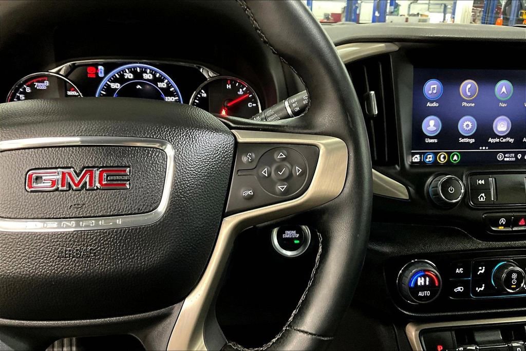 Used 2024 GMC Terrain Denali w/ Black Diamond Edition AWD/4WD image 12