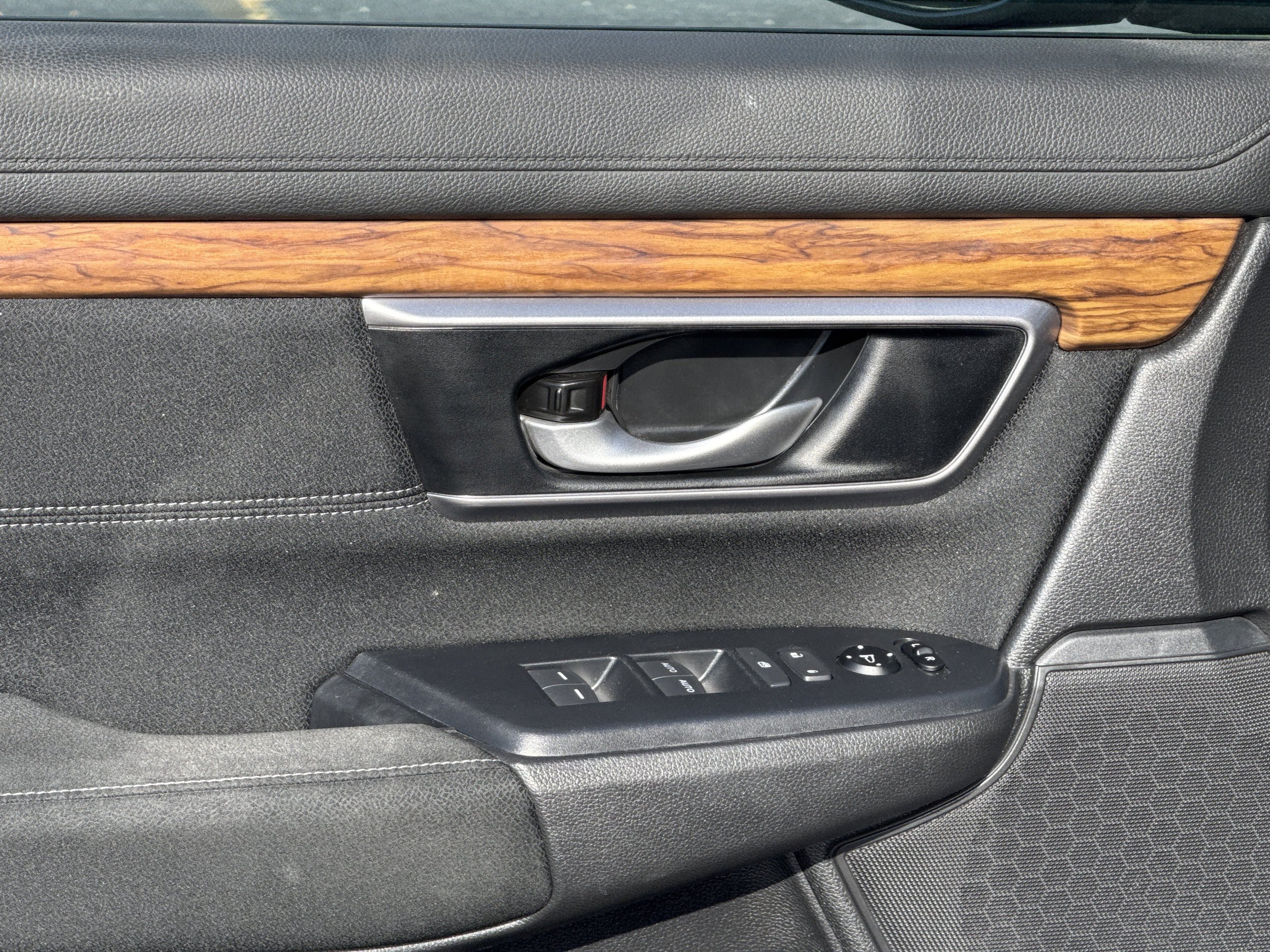 Used 2021 Honda CR-V EX image 6