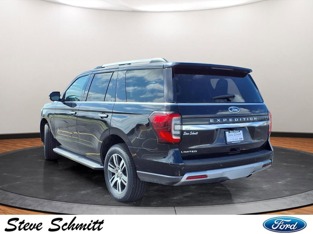 Used 2023 Ford Expedition Limited image 3